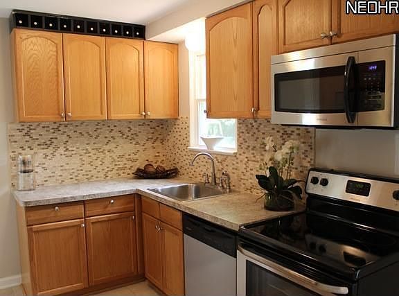3rd image of 5750 W 46th St