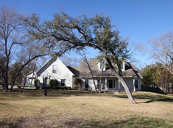 4th image of 680 Smith Ln