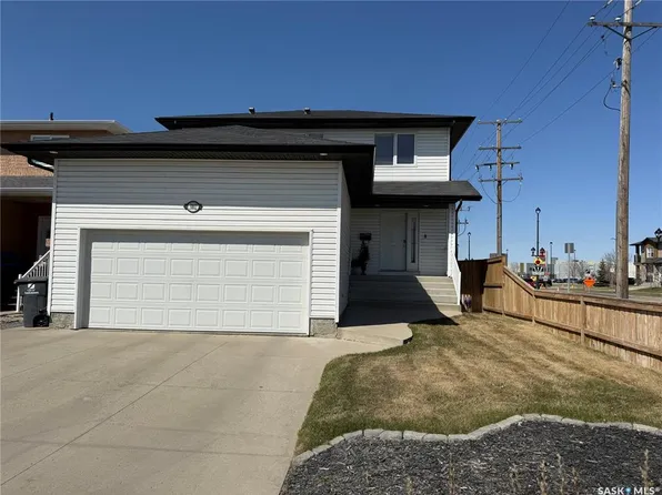 3102 37th STREET W, Saskatoon, SK S7L 7H9