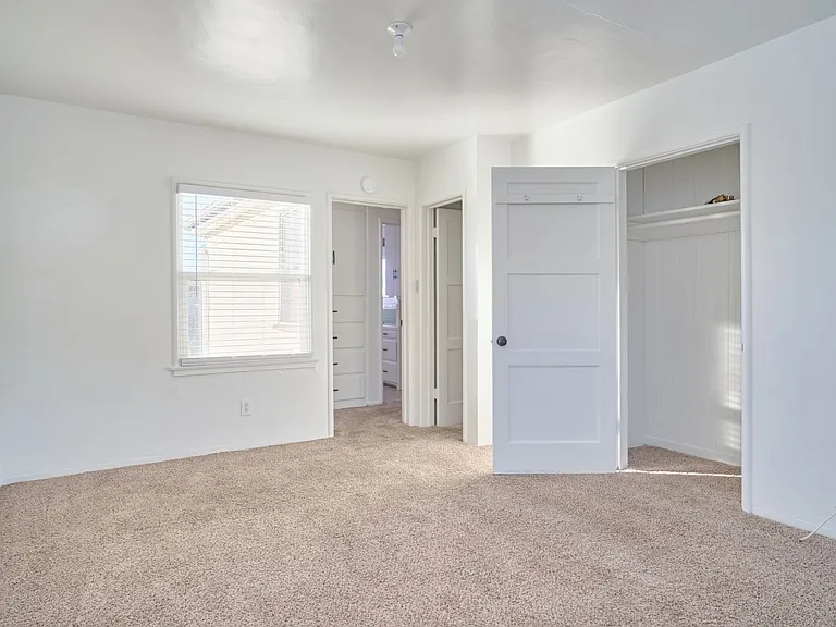 116 E Orchard St — Photo 6