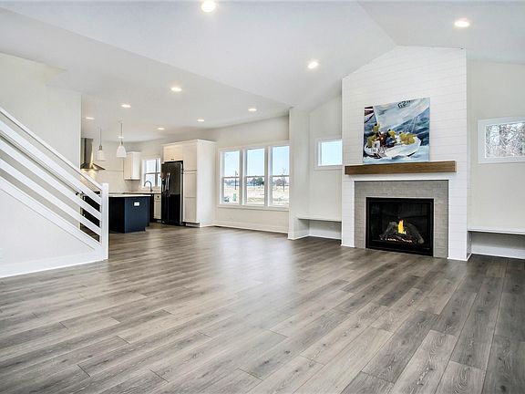 2nd image of 963 Saint Joseph St #2