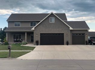 2163 43rd Ave S, Grand Forks, ND 58201