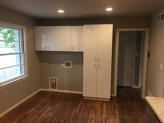 4th image of 1432 E 38th Pl Unit B