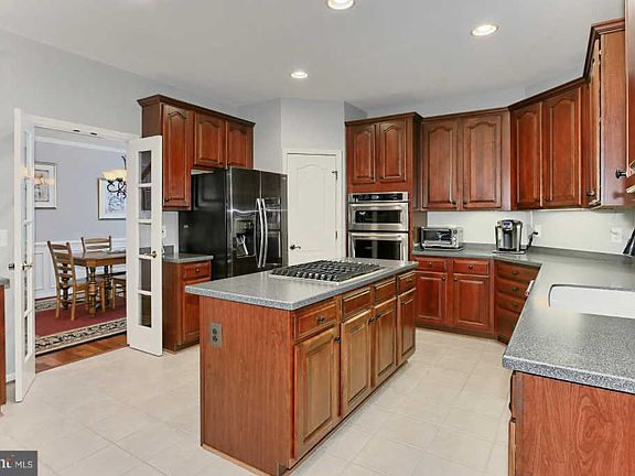 5th image of 42759 Summerhouse Pl