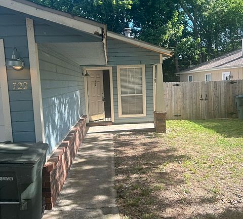 Front Walkup View