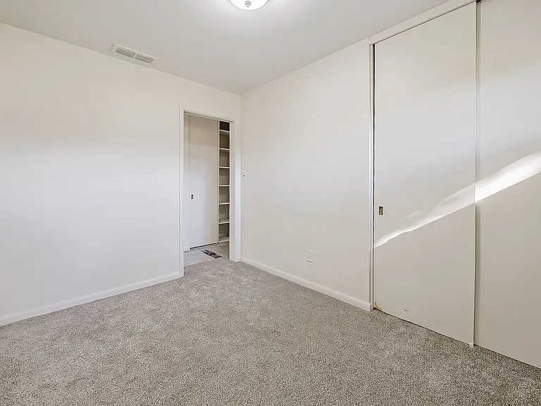 20862 Kenwood St — Photo 19