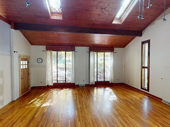 5th image of 236 Oakmont Trl