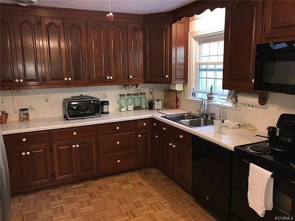 3rd image of 8383 Jane Lee Cir