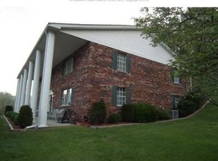 312 Cobb Ave, Clendenin, WV 25045