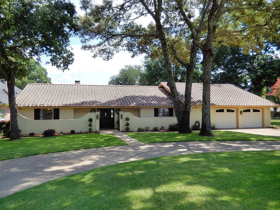 1st image of 253 N Bay Dr