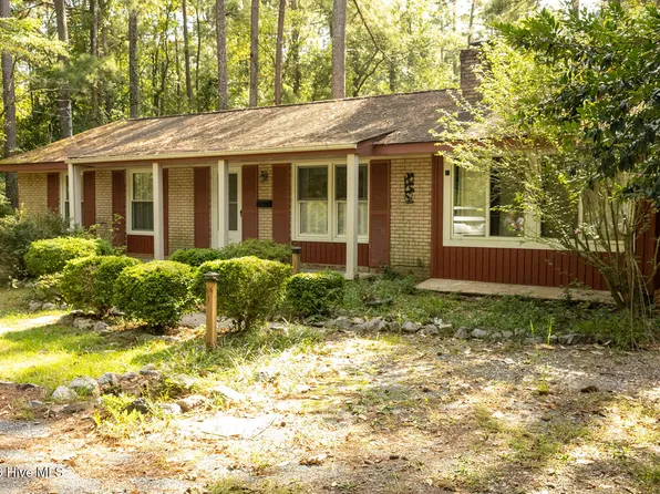 1610 E Indiana Avenue, Southern Pines, NC 28387