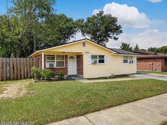3rd image of 4420 SPOTTSWOOD Road N