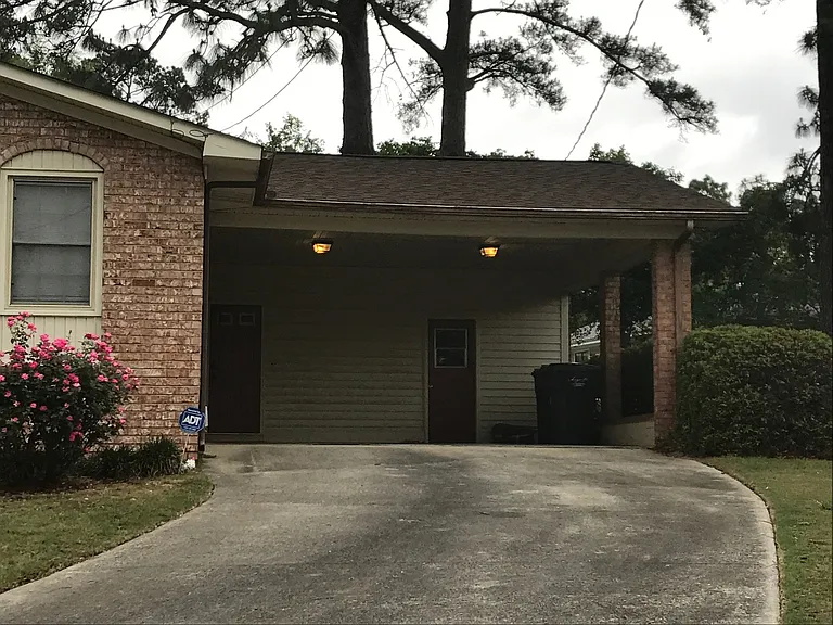 2105 Hobson Ct — Photo 3