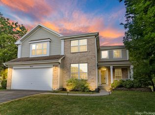 947 Highgate Ln, Grayslake, IL 60030