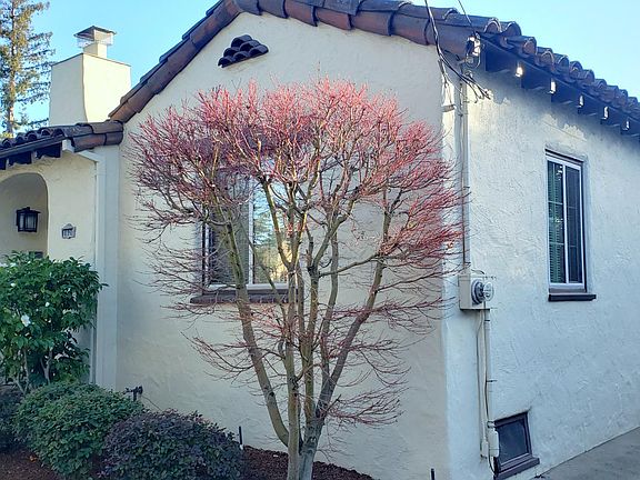 2nd image of 1020 Guinda St