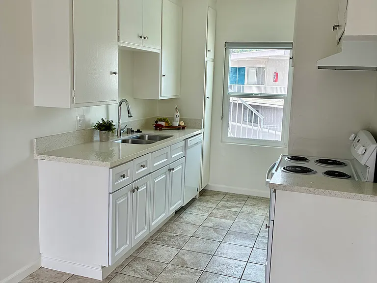 5808 S Pacific Coast Hwy — Photo 5
