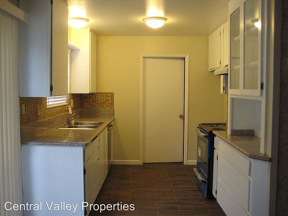 2nd image of 48 Manzanita Ln