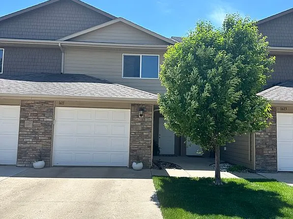 1611 Nicklaus Dr, Aberdeen, SD 57401