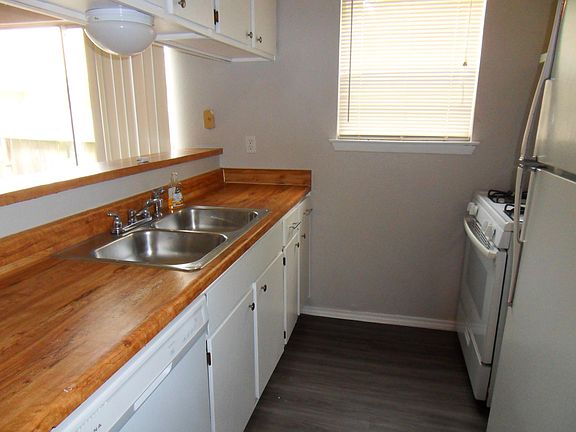 5th image of 811 Sirocco Dr #A
