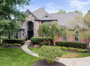 4133 Oak Tree Cir, Rochester, MI 48306