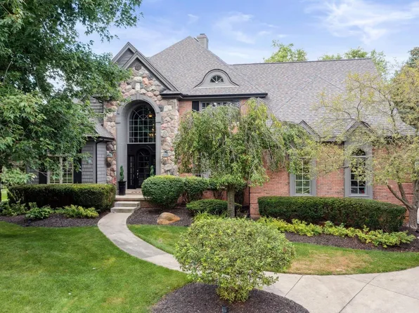 4133 Oak Tree Cir, Rochester, MI 48306