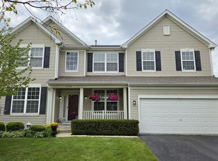 2560 W Spruce Dr, Round Lake, IL 60073