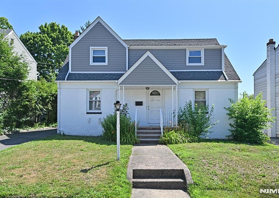 1st image of 15-11 Parmelee Ave
