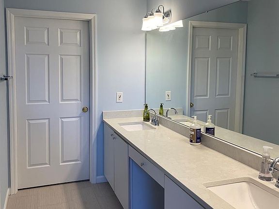 4th image of 93 Villa Pointe Dr