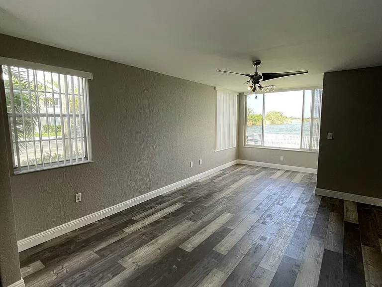 2810 N Oakland Forest Dr #104 — Photo 18