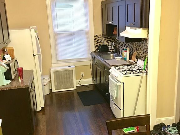 2nd image of 2841 46th St #3