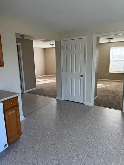 849 S Maple Ave #B — Photo 2