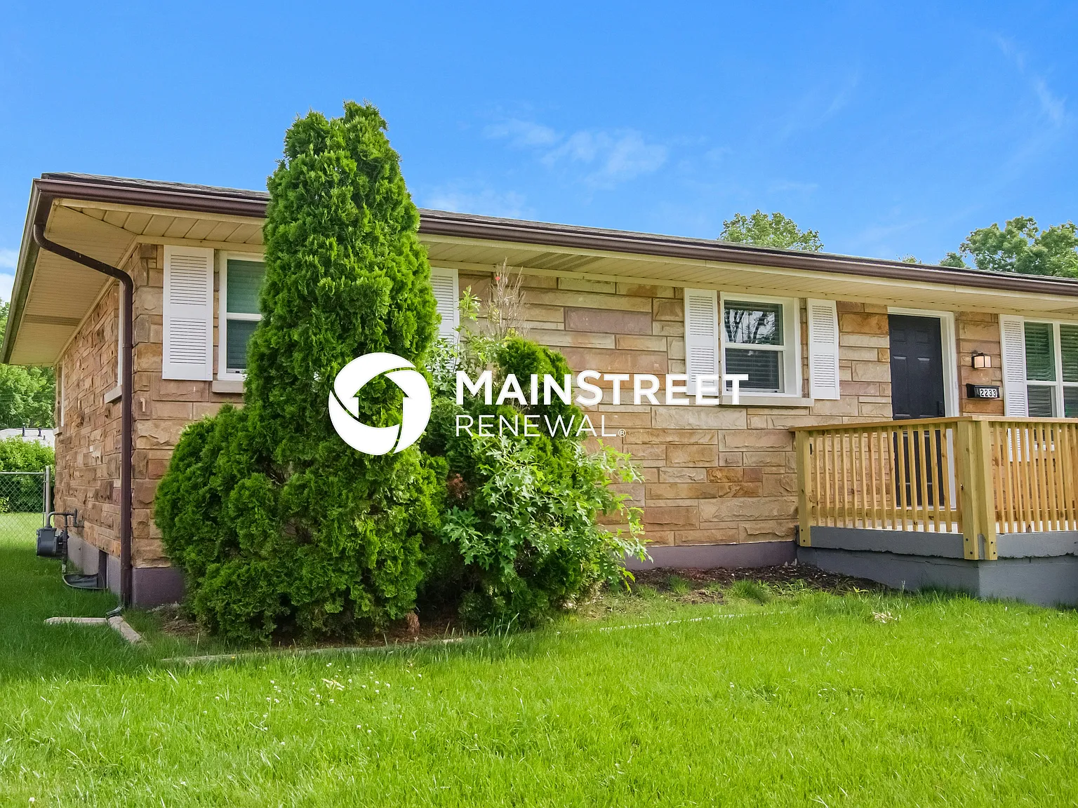 2233 Amboy Dr — Photo 4