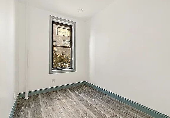 5th image of 49 6th Ave #5L