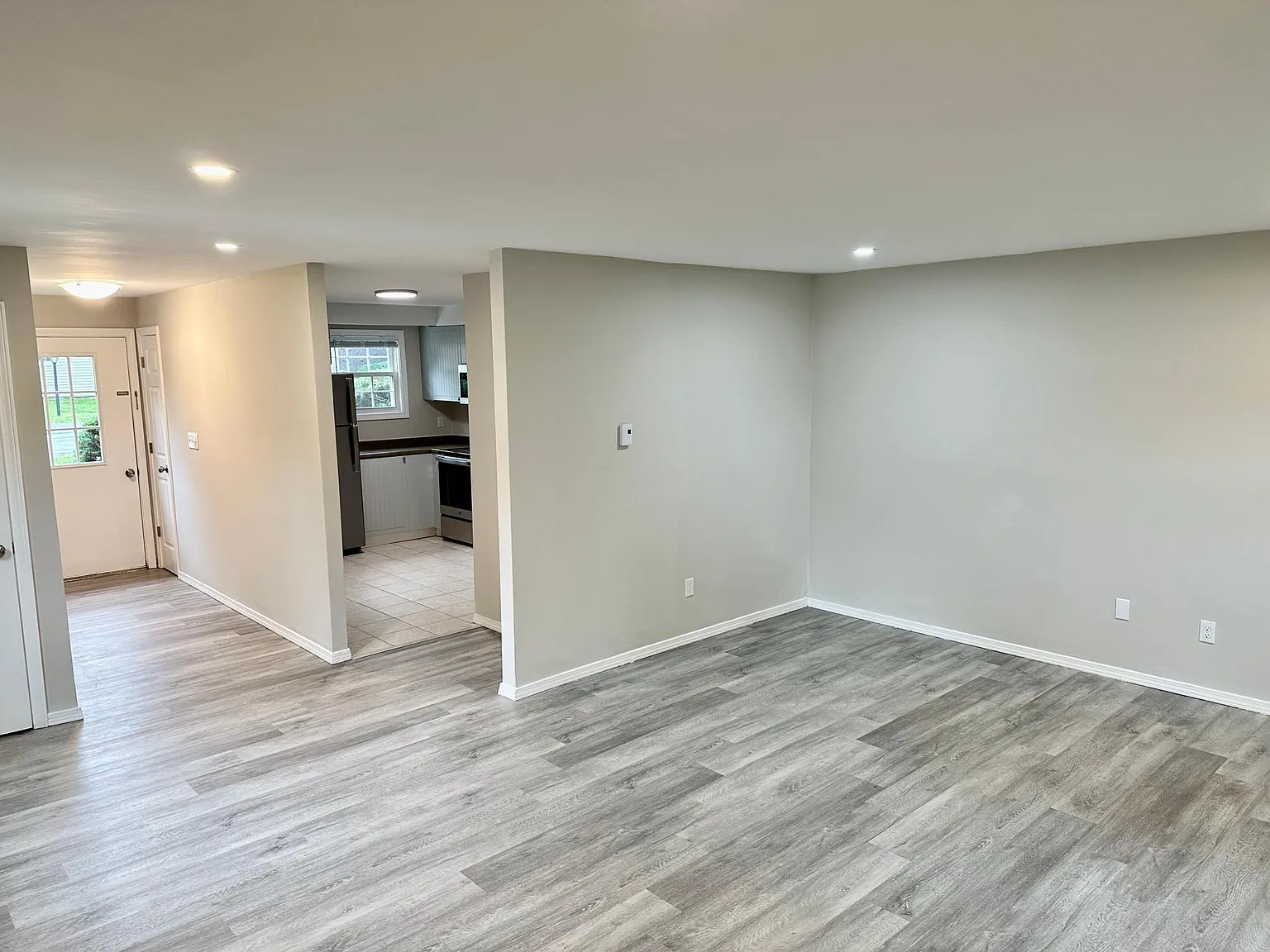 2 bed, 1.5 bath, 1000 sqft, $2,450 — Photo 3