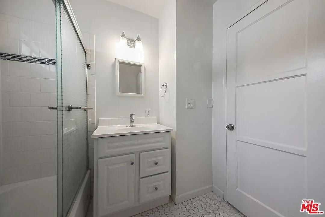 1 bed, 678 sqft, $3,500 — Photo 4