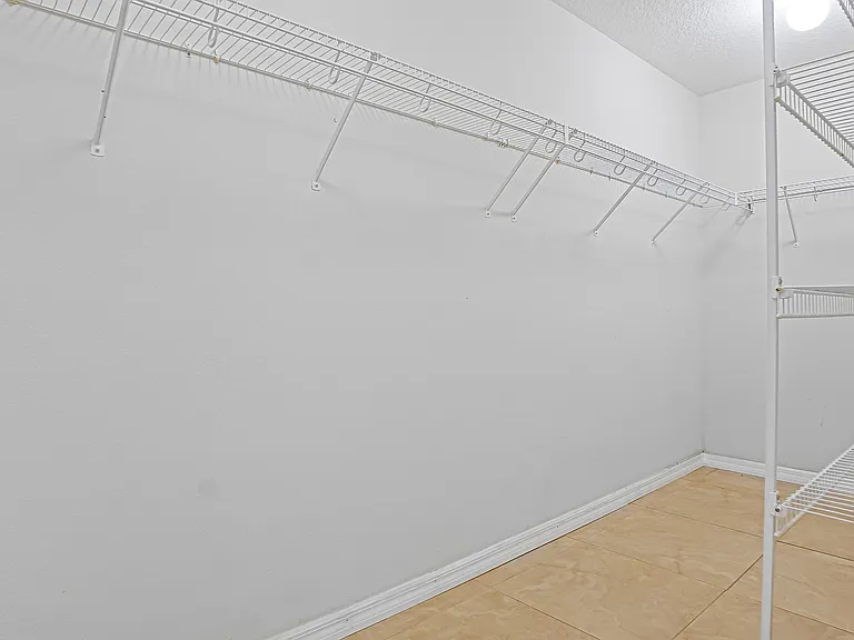 774 Princeton Dr — Photo 28