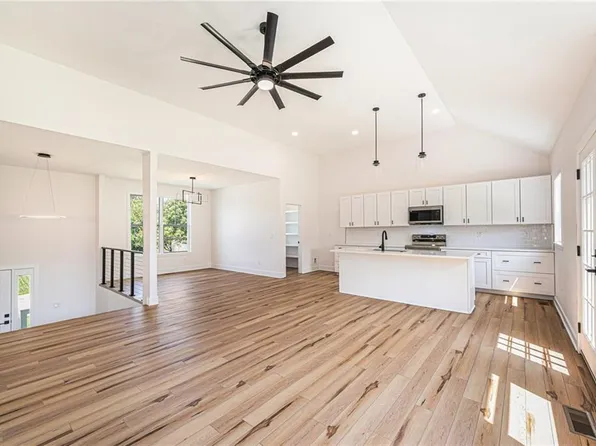 4201 N 110th Ter, Kansas City, KS 66109