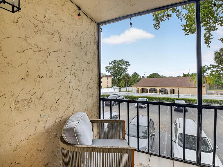 480 NW 20th St #205 — Photo 18
