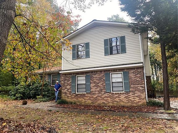 2nd image of 361 Quail Hollow Dr
