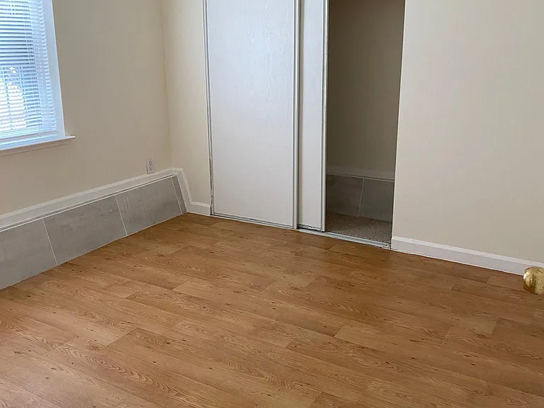 190 Saint Charles Ave — Photo 2