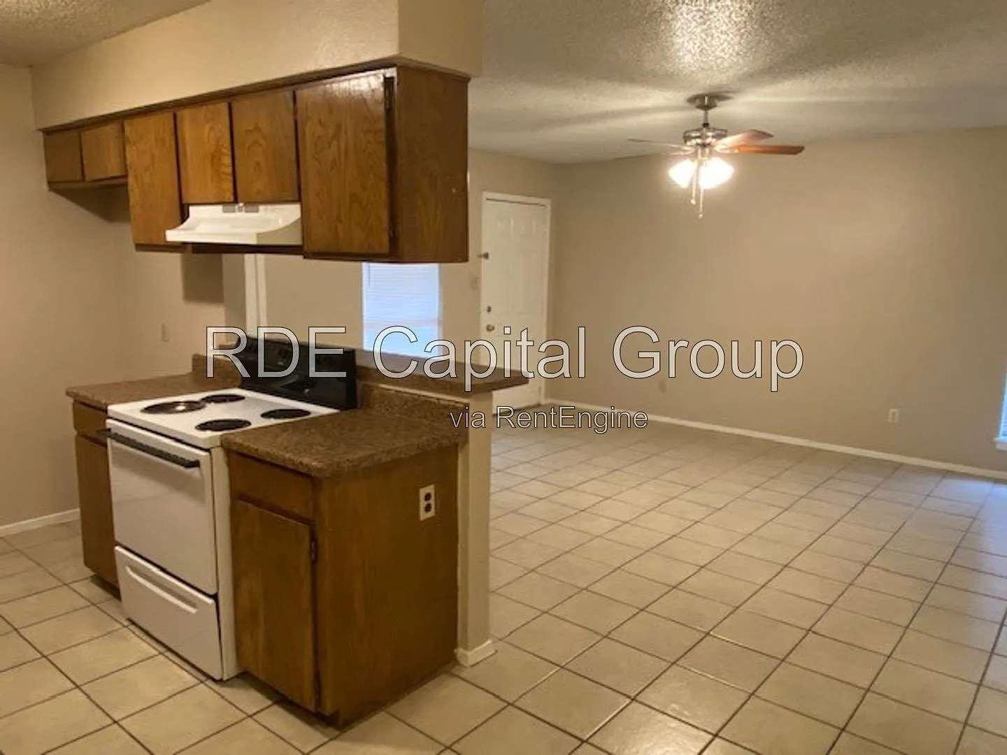 2 bed, 2.0 bath, 994 sqft, $1,235 — Photo 3
