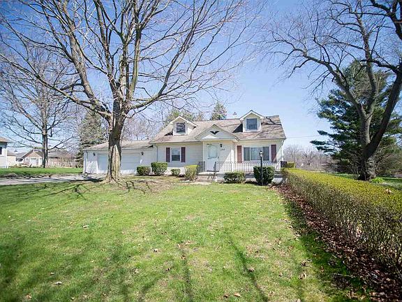 2nd image of 2565 E Beech Ave