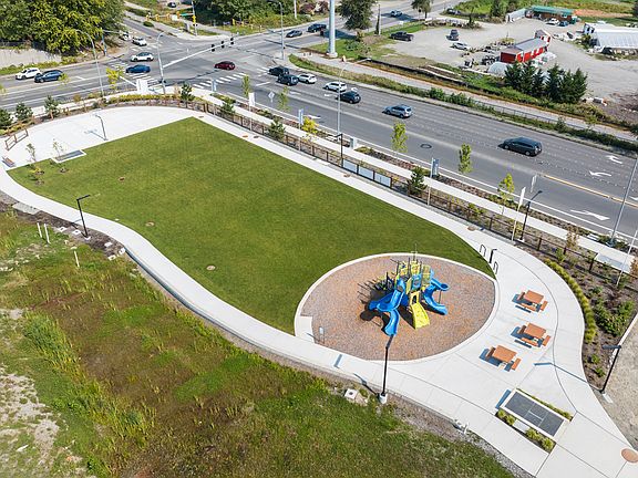 Park, field and play structure