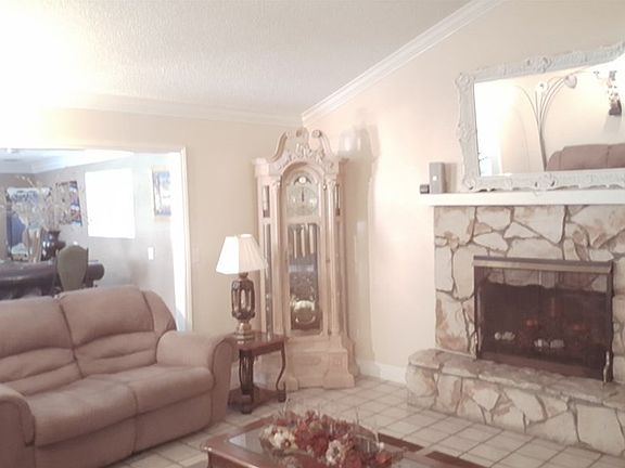 3rd image of 4221 Valle Vista Dr