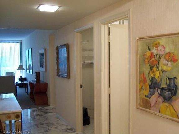 Hallway/Entrance