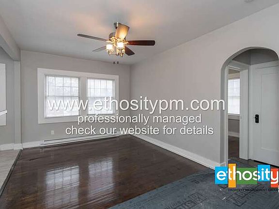 4th image of 4815 E Washington St