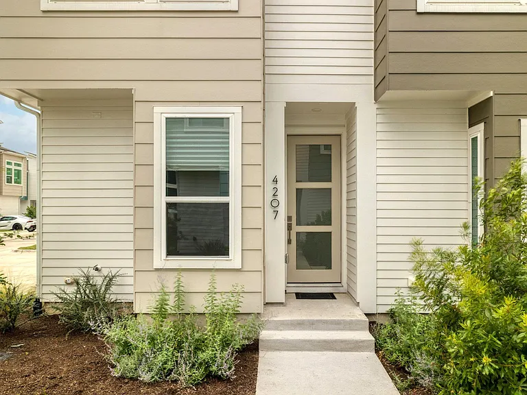 4207 Taniguchi St — Photo 2
