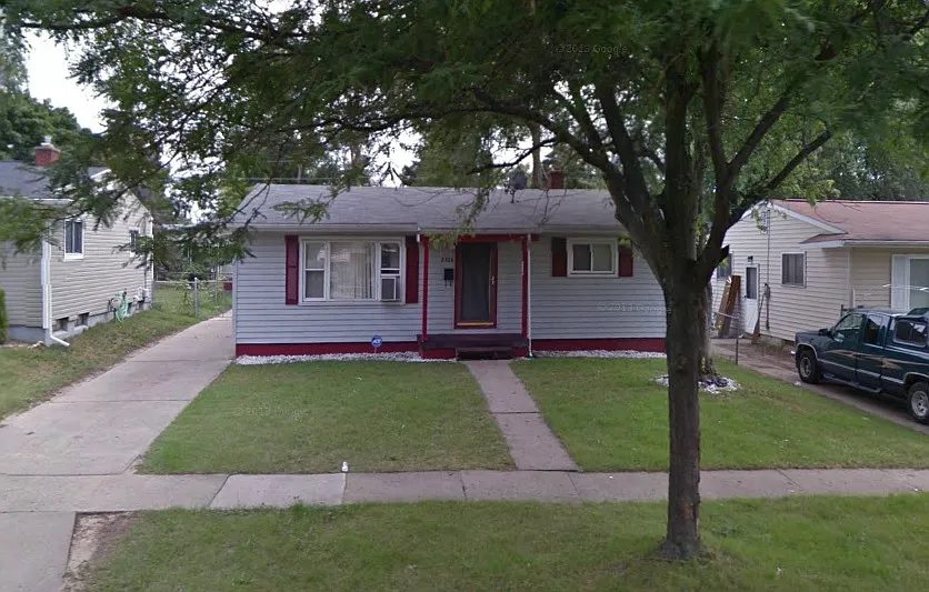 2818 Gamma Ln photo 1
