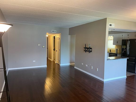 4th image of 16718 Paxton Ave APT 1N