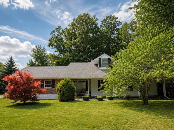 4936 Arboretum Dr, Saginaw, MI 48638